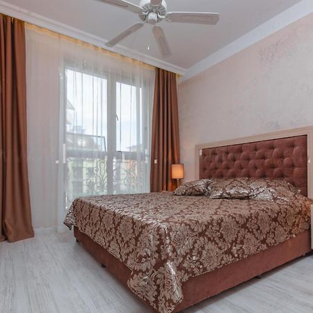 Aparthotel Monte Carlo Słoneczny Brzeg Zewnętrze zdjęcie